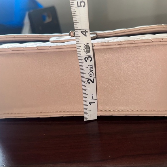 EUC | multi wear purse | cream with gold chain - Picture 11 of 14